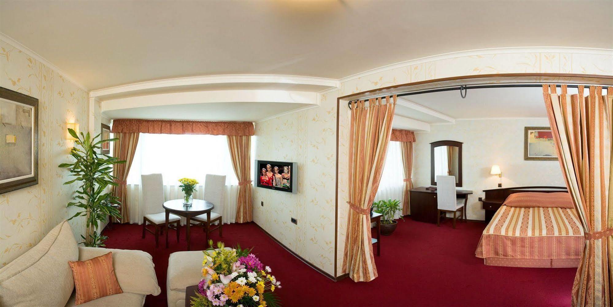 Capitol Hotel Varna Exteriér fotografie